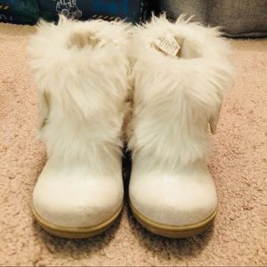🔴SOLD🔴Toddler white boots ⚪️💕
